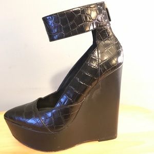 BCBG MAXAZRIA heels