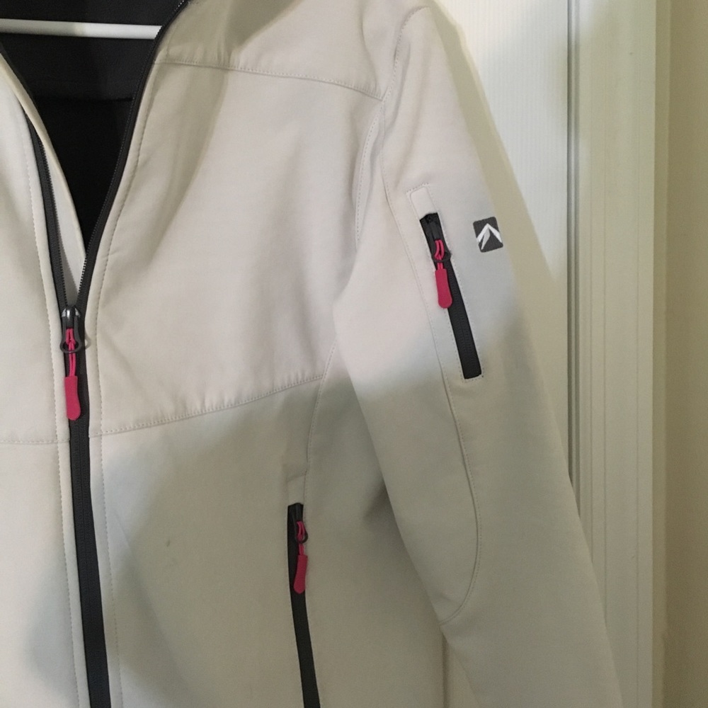 Outfitter Sleek Windbreaker Full Zip Jacket