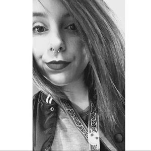 Meet your Posher, Charlotte