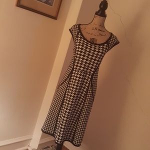 Cute black & white dress