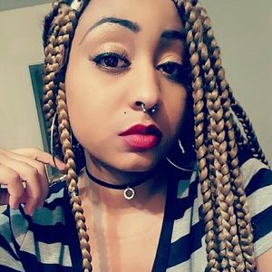 Meet your Posher, Julia