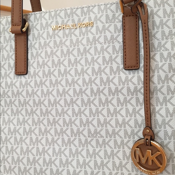 NWT MICHAEL KORS VANILLA - Picture 3 of 8