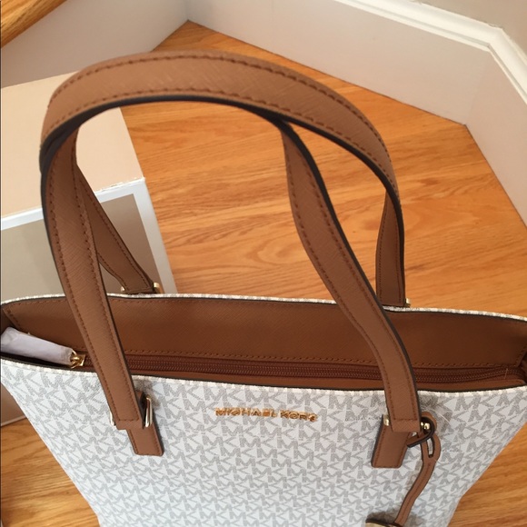 NWT MICHAEL KORS VANILLA - Picture 4 of 8