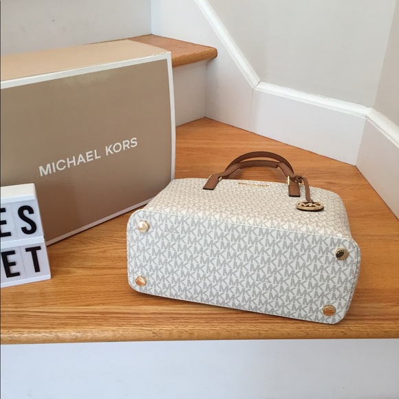 NWT MICHAEL KORS VANILLA - Picture 6 of 8