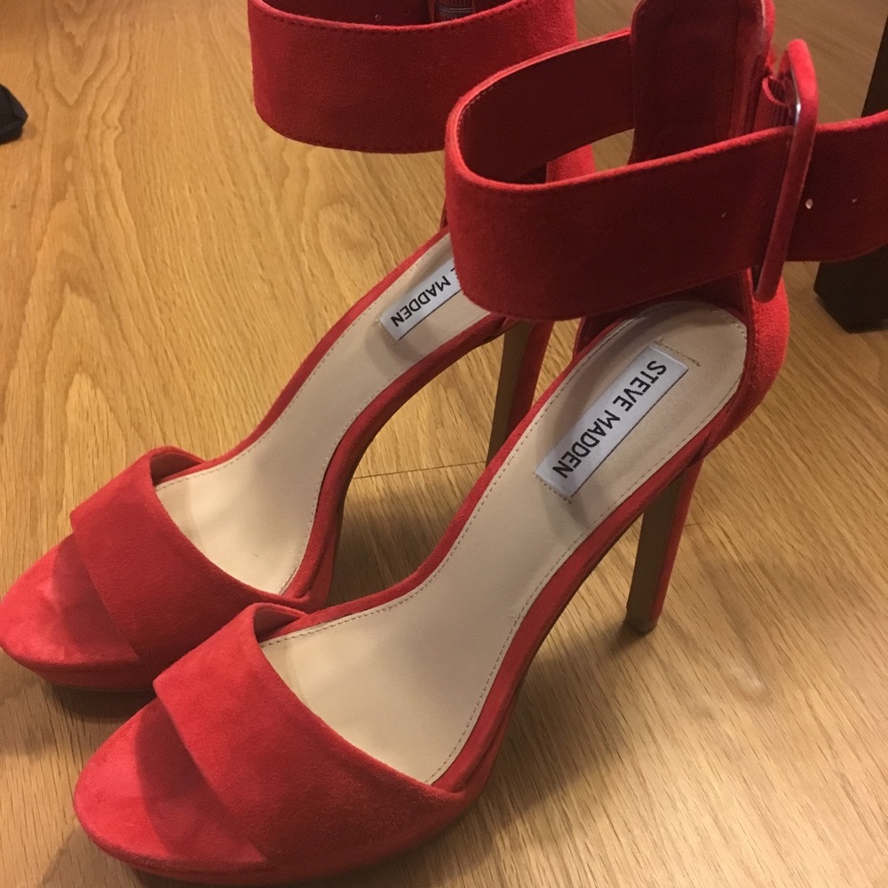 Steve Madden Circuit Heels