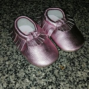 Infant Moccasins metallic pink 12-18 months