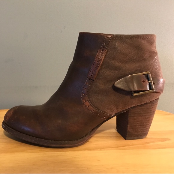 caterpillar high ankle shoes