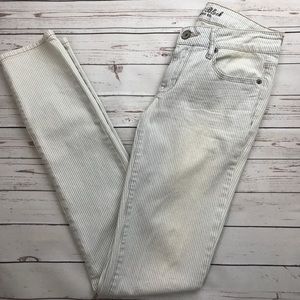 PacSun Low-Rise Ripped WMNsWhite/Cream Jeans Sz 3