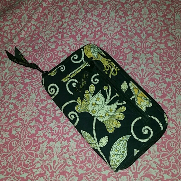 Large Vera Bradley Black Zip-around Wallet - Picture 1 of 4