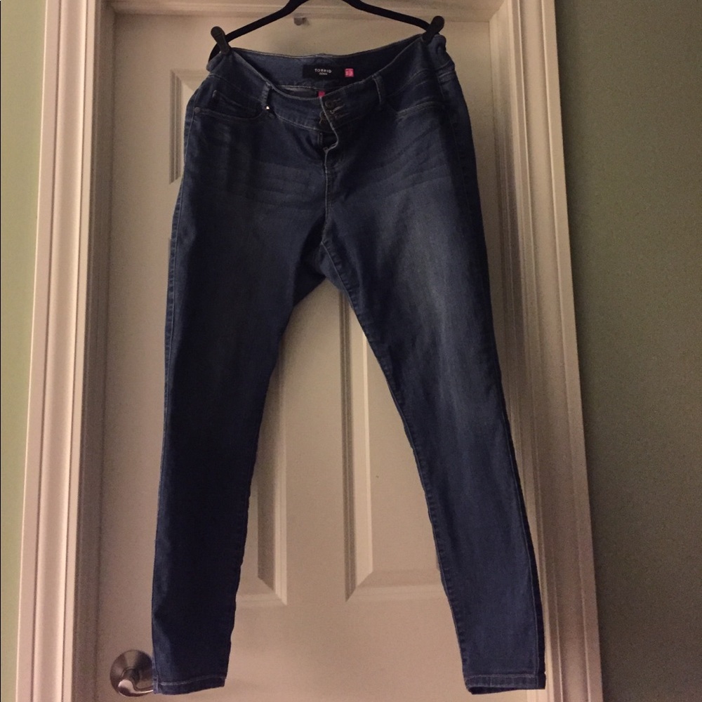 **Huge Savings** Torrid Denim Jeggings - 18T