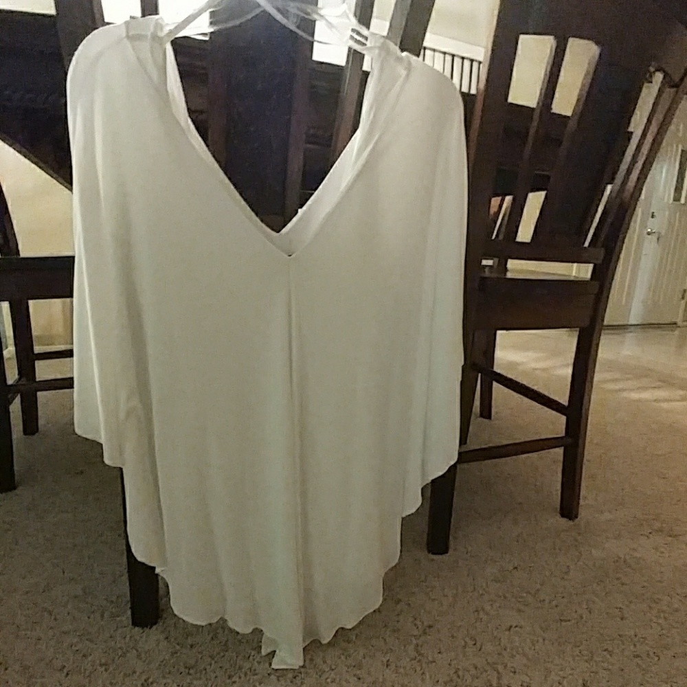 NWT-White House Black Market White Top