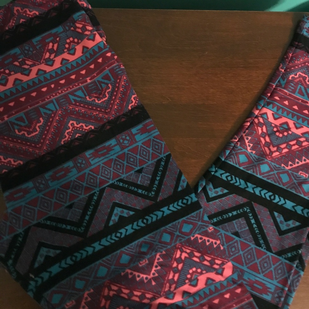 LuLaRoe tall and curvy leggings
