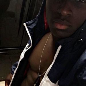 Meet your Posher, Dominique