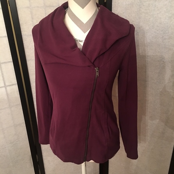 Banana Republic Jackets & Blazers - Banana Republic Plum Zipper Jacket