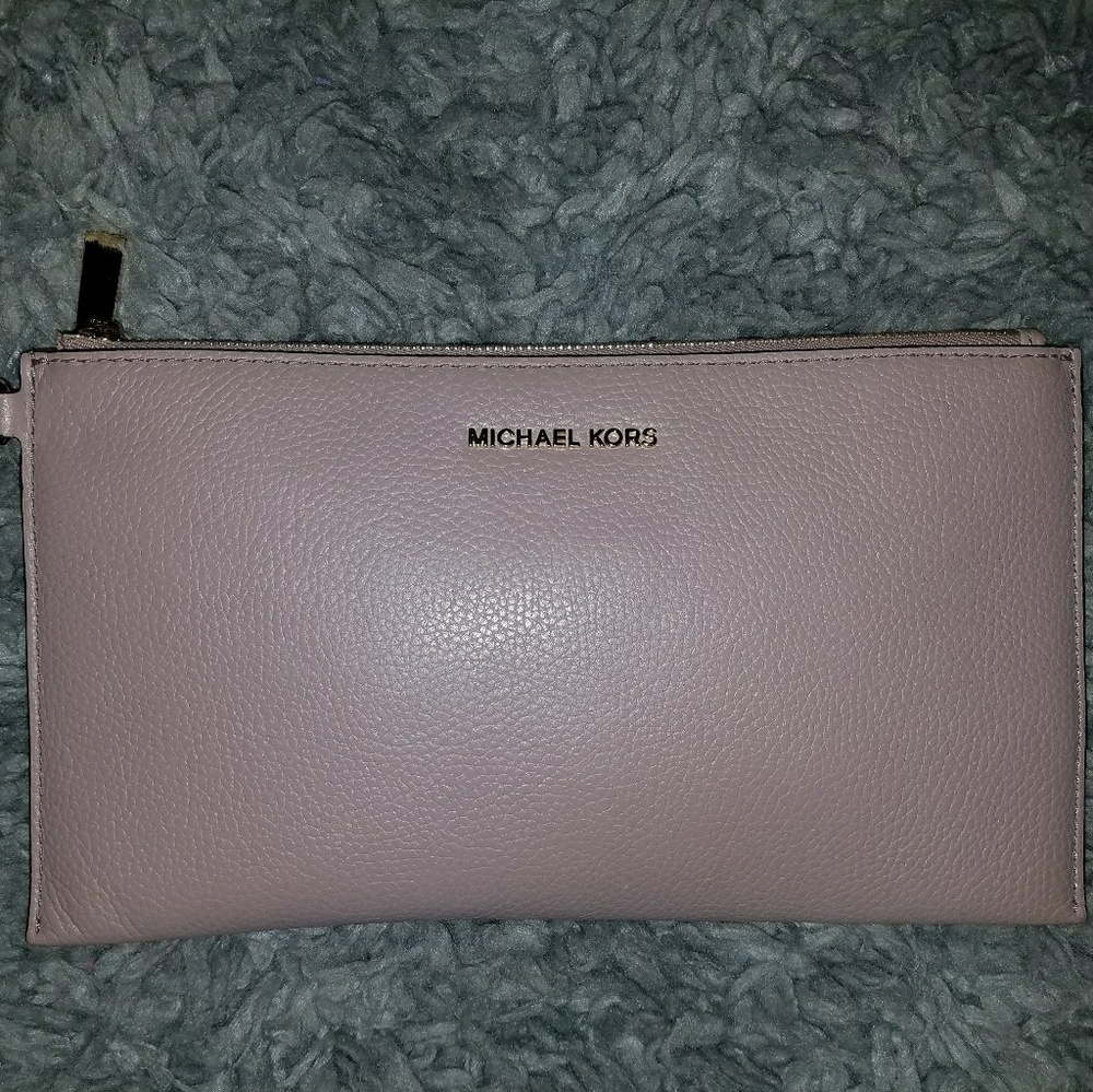 MICHAEL Michael Kors Mercer Large Zip Clutch