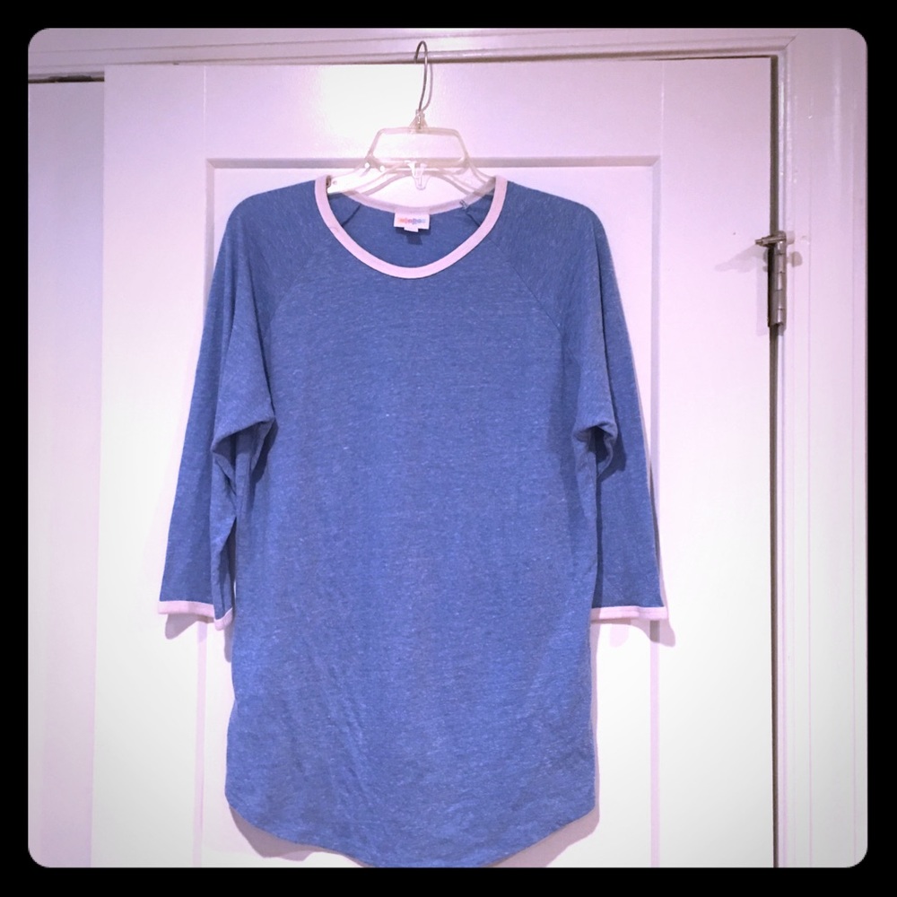 NWOT LULAROE RANDY TEE piped in white!