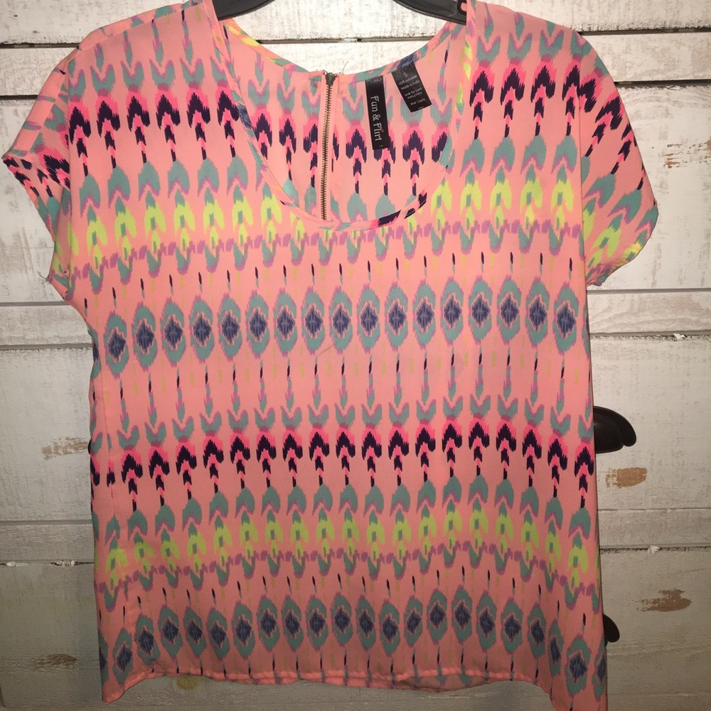 Cute and colorful top!