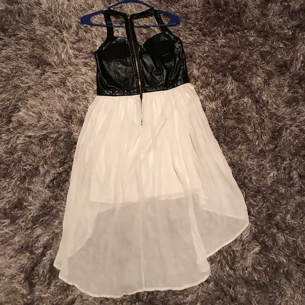 Dress - Picture 2 of 4