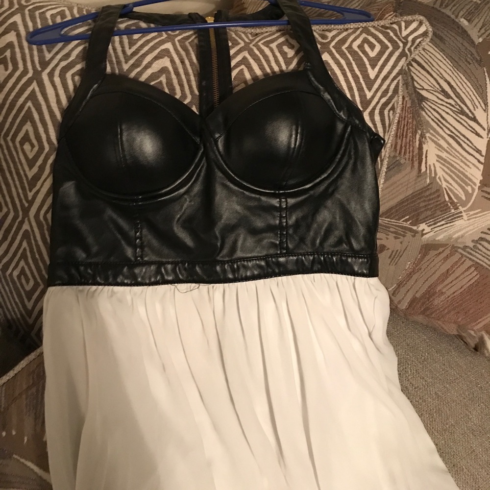 Dress - Picture 3 of 4