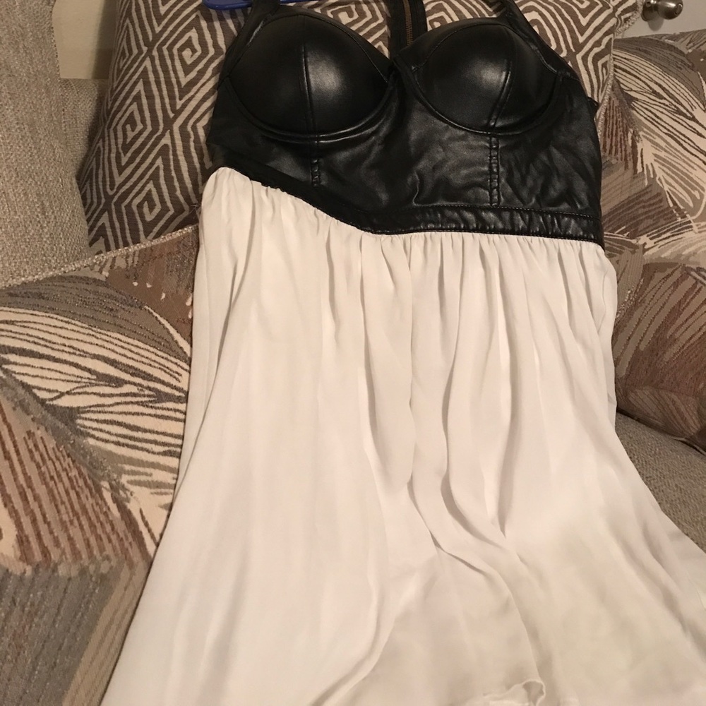 Dress - Picture 4 of 4