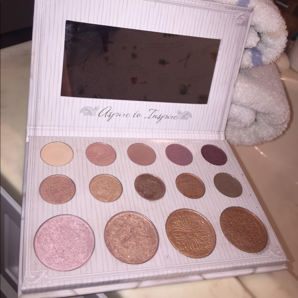 Carli bybel limited edition eyeshadow