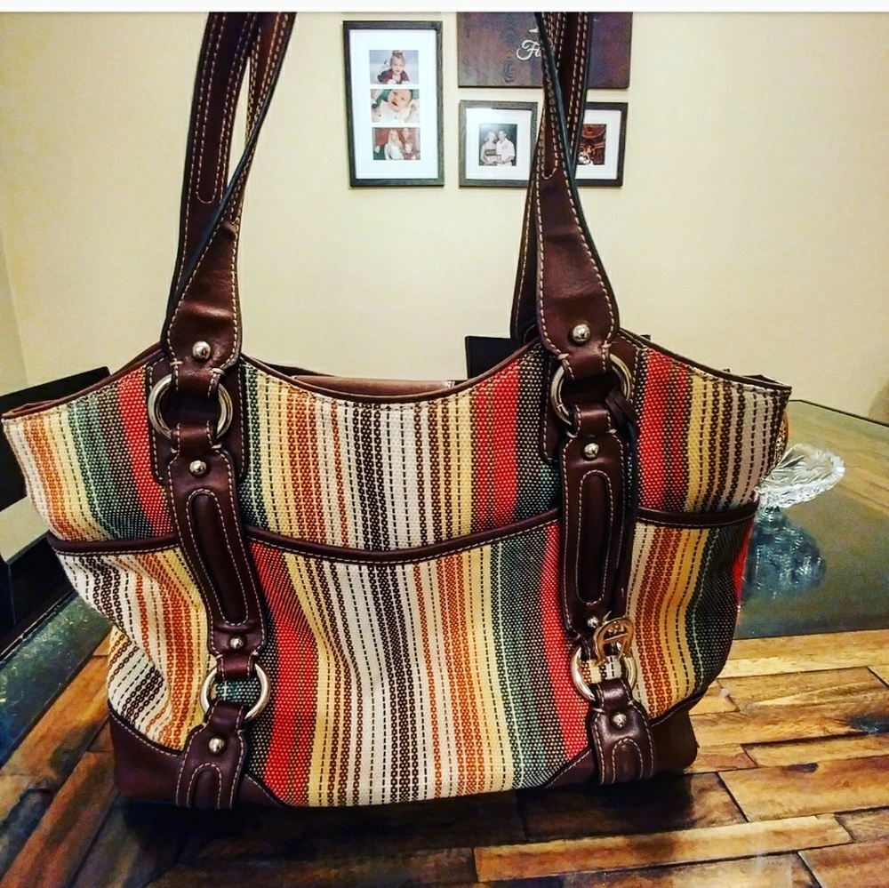 Etienne Aigner purse