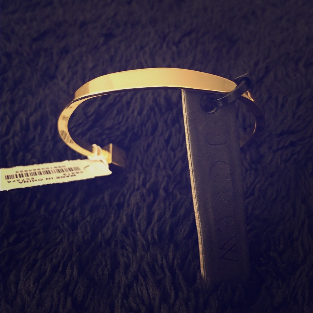 Gold bangle bracelet