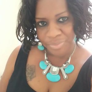 Meet your Posher, Yvonne