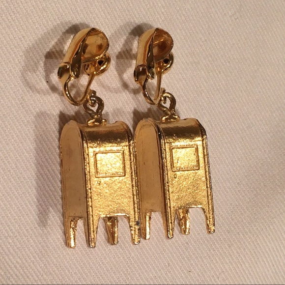 Donna Karan New York Vintage Clip On Earrings - Picture 2 of 3