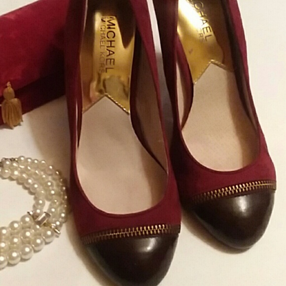 Classic MIchael Kors Shoes - Picture 2 of 7