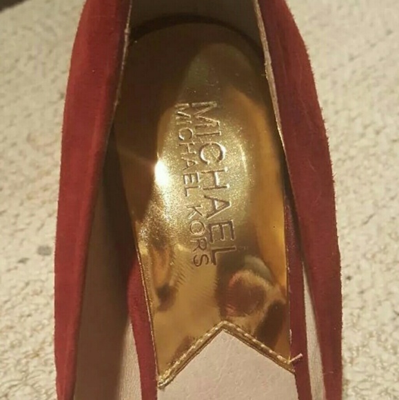 Classic MIchael Kors Shoes - Picture 7 of 7