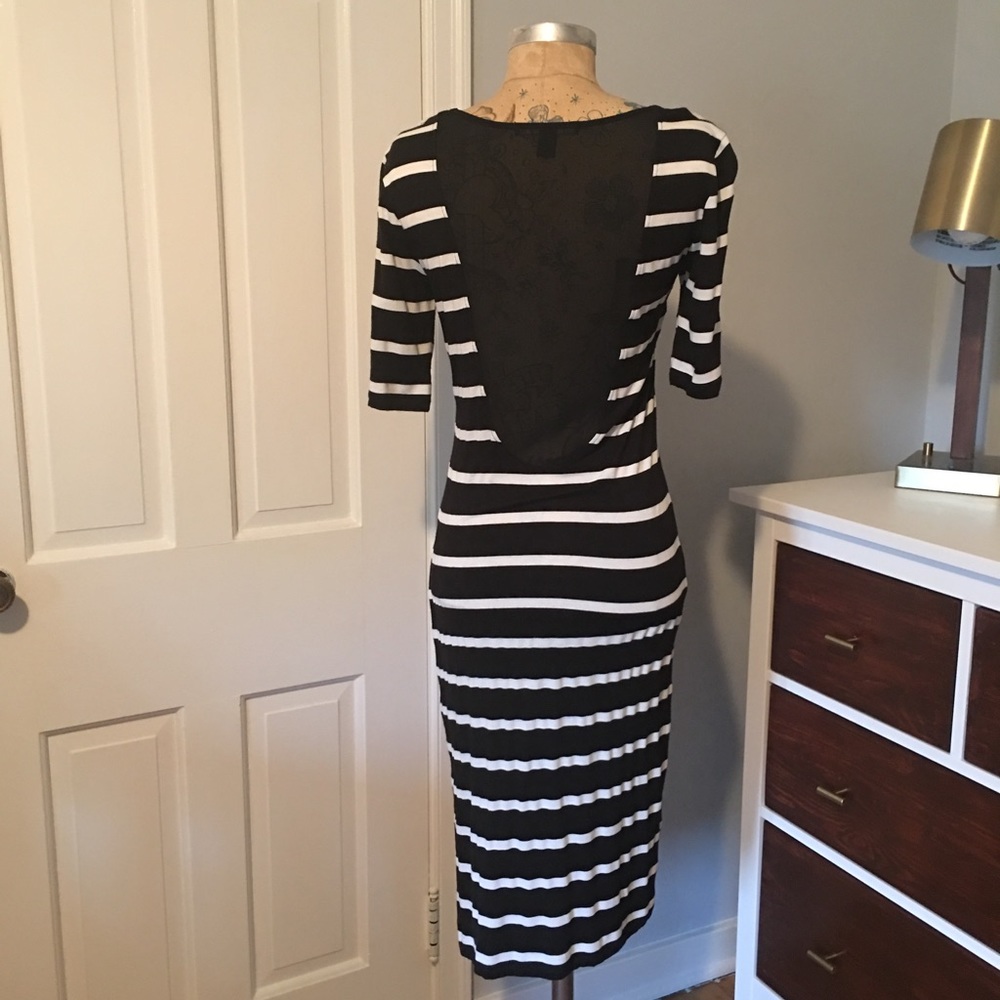•DRESS• - Picture 3 of 5
