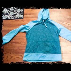 Nike Therma Hoodie Xl