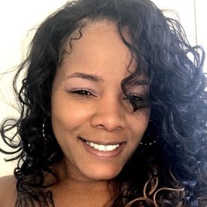 Meet your Posher, Necee