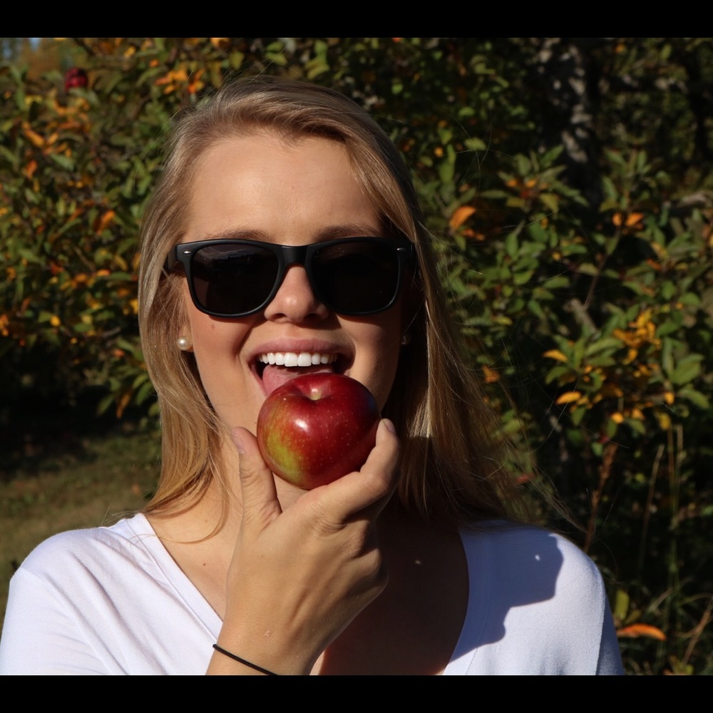 Meet your Posher, Chloe