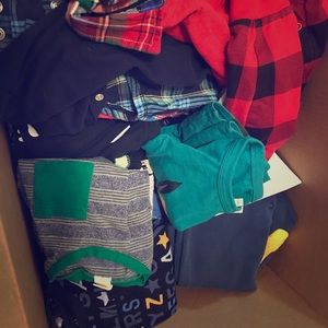 Box of BABY CLOTHS .