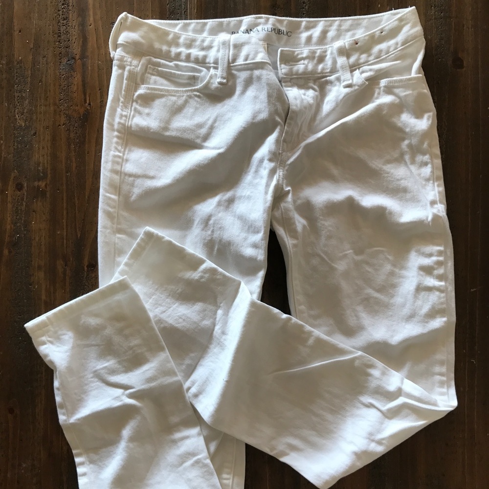 White banana pants
