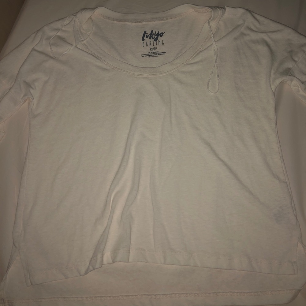 white half sleeve tee