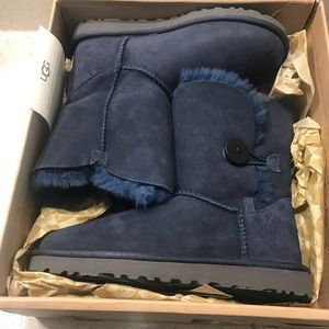 Navy Bailey Button Uggs