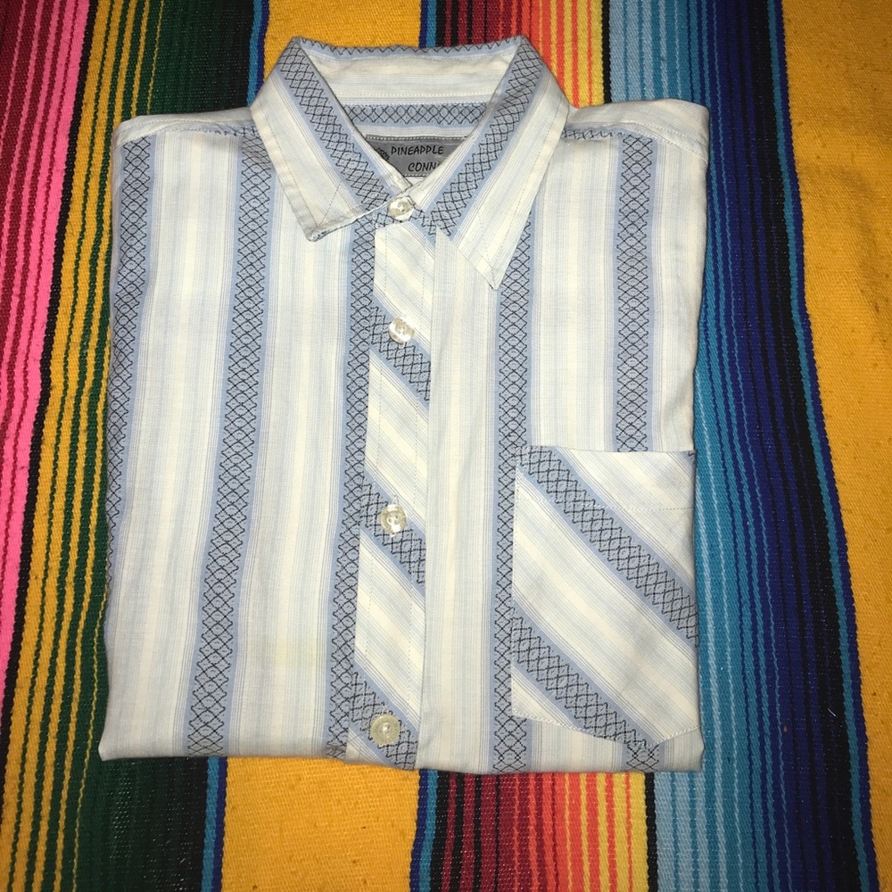 Pineapple connection button up