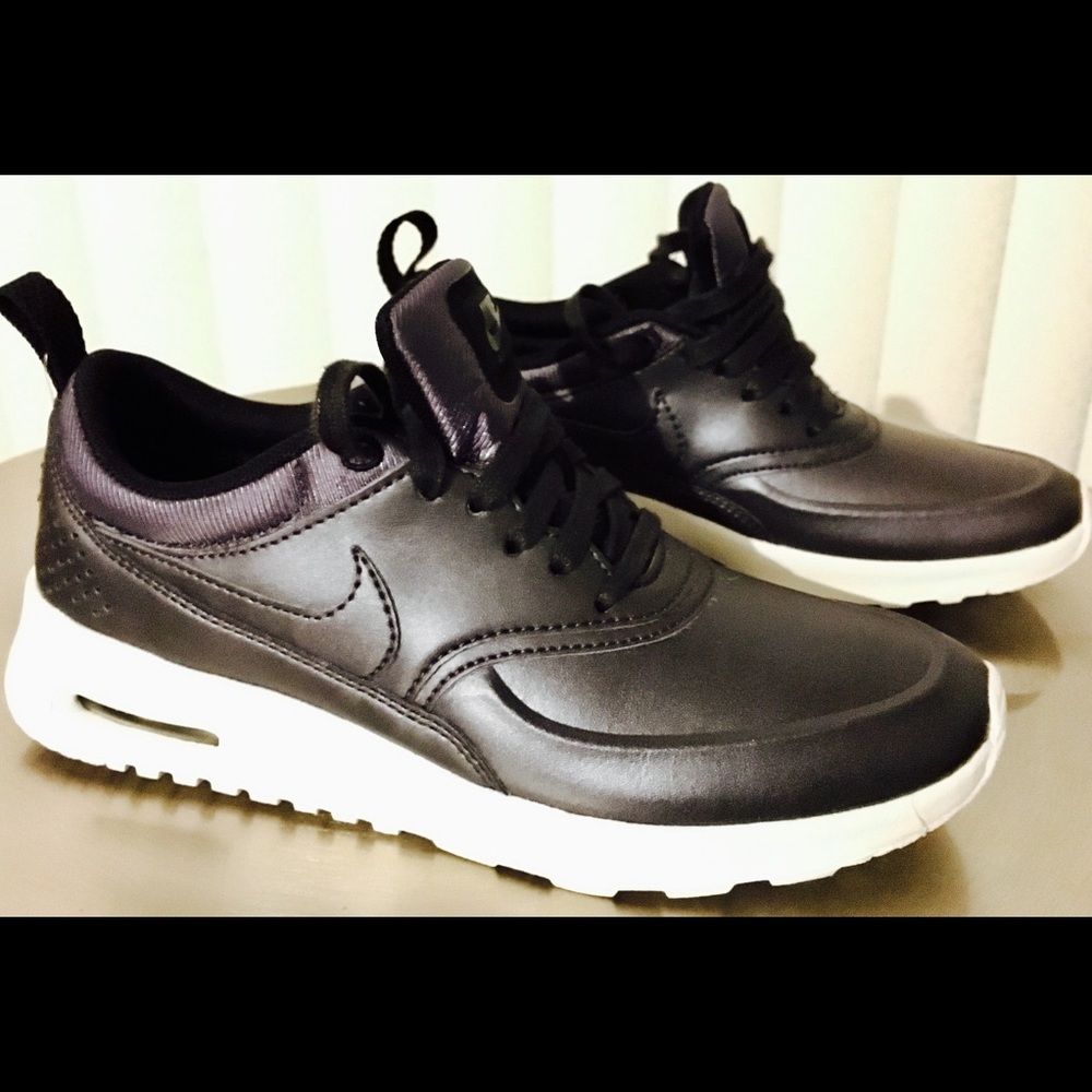 🔥🔥🔥Women Nike Air Max Thea SE, Size 5 - Picture 3 of 6