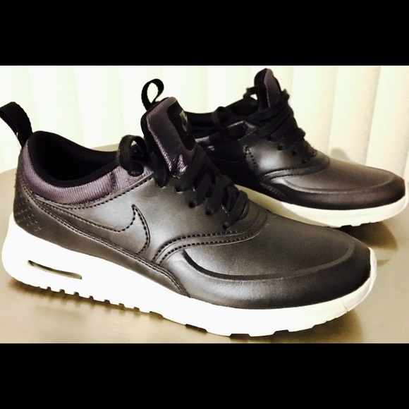 🔥🔥🔥Women Nike Air Max Thea SE, Size 5 - Picture 3 of 6