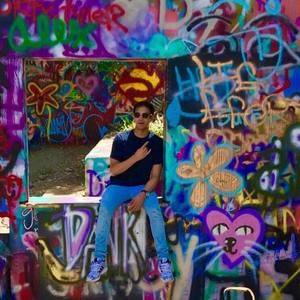 Meet your Posher, Carlos