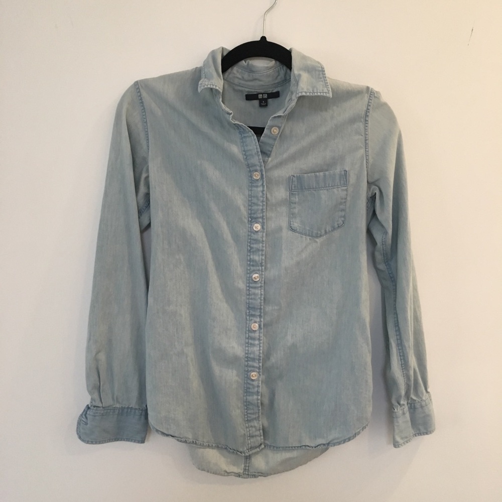 Uniqlo Chambray Button Up