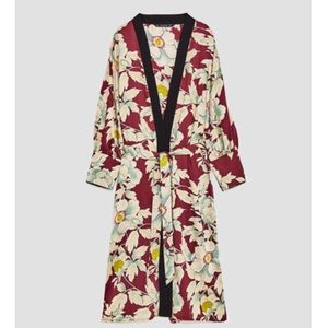 Zara Floral Print kimono - NEVER WORN
