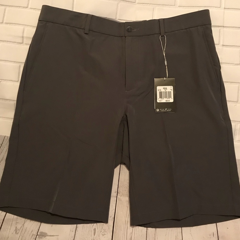 NWT MEN’S NIKE DRIFIT GOLF SHORTS Size 33