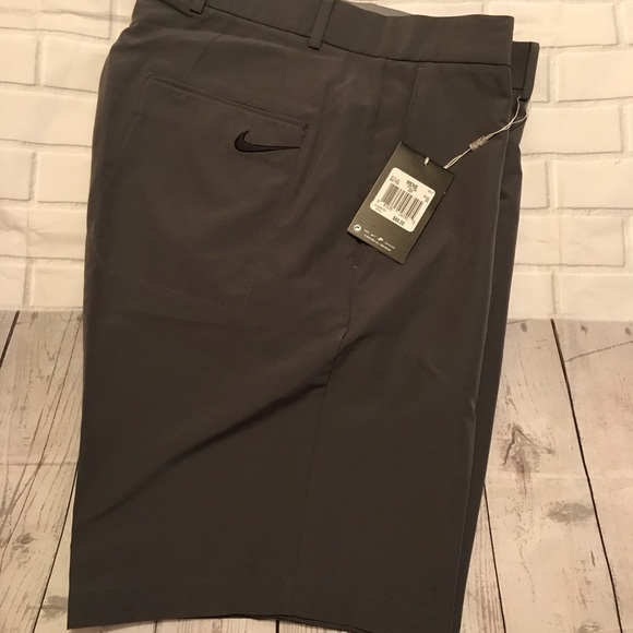 NWT MEN’S NIKE DRIFIT GOLF SHORTS Size 33 - Picture 3 of 4