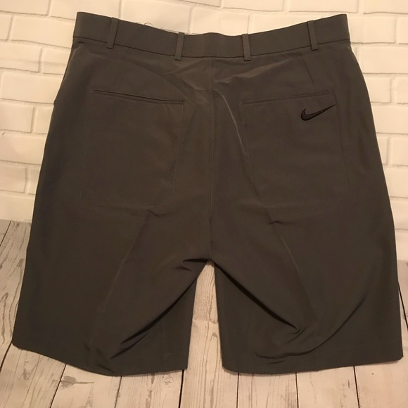 NWT MEN’S NIKE DRIFIT GOLF SHORTS Size 33 - Picture 4 of 4
