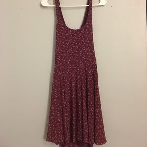 ABERCROMBIE: Burgundy floral dress