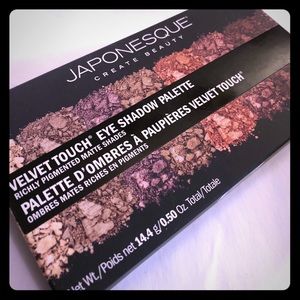 JAPONESQUE COLOR Velvet Touch Eye Shadow Palette
